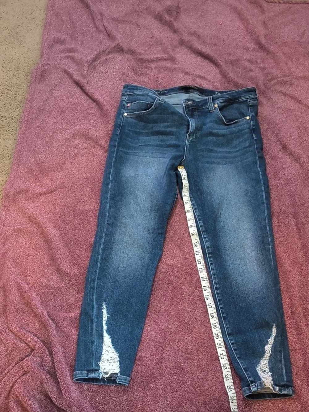 Women's Skinny Distressed Jeans in Dark Blue